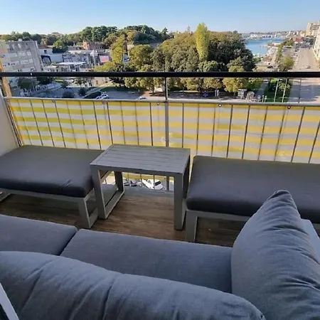 Sea View Balcony And Parking Zara