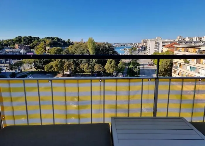 Sea View Balcony And Parking * Zara